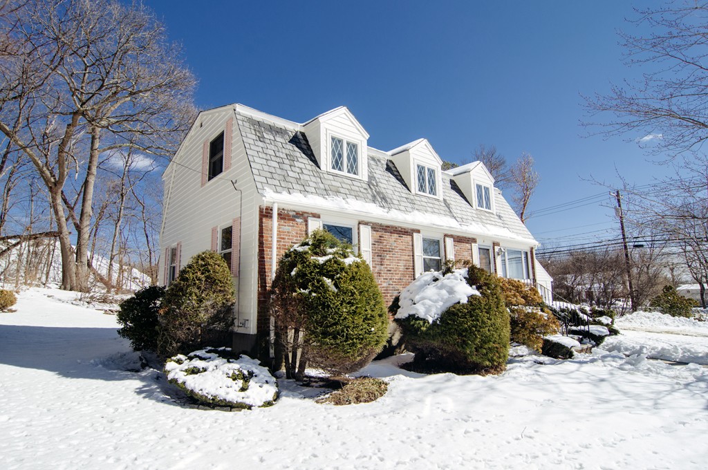 7 Burton Road Braintree, MA 02184 - Photo 1 of 30 Gallery Image 1