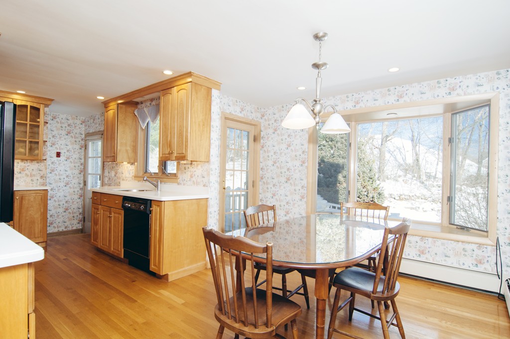 7 Burton Road Braintree, MA 02184 - Photo 4 of 30 Gallery Image 4