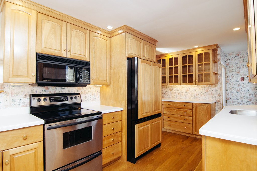 7 Burton Road Braintree, MA 02184 - Photo 7 of 30 Gallery Image 7