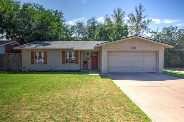 $1,775 | 5209 16th Street, Lubbock, TX 79416
