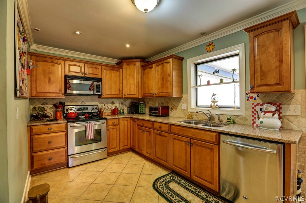 1840 Bracken Road North Chesterfield, VA 23236 - Photo 6 of 23 Gallery Image 6