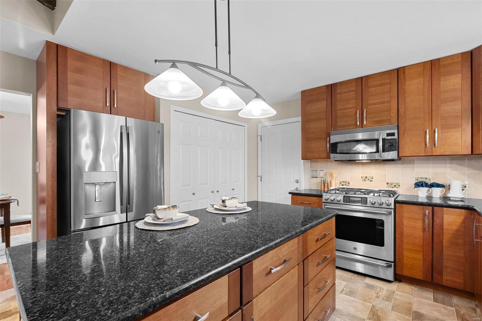 726 Strafford Ridge Drive Ballwin, MO 63021 - Photo 14 of 36