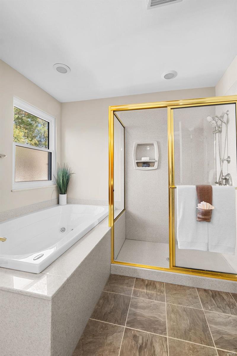 726 Strafford Ridge Drive Ballwin, MO 63021 - Photo 23 of 36