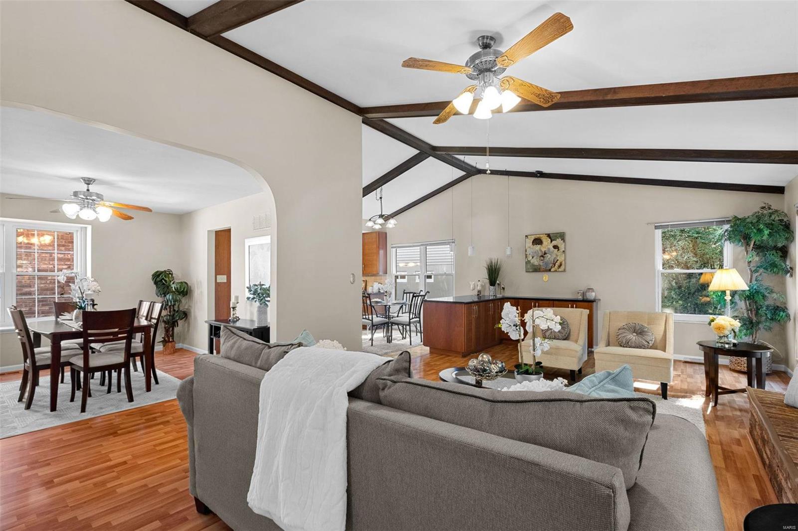 726 Strafford Ridge Drive Ballwin, MO 63021 - Photo 7 of 36