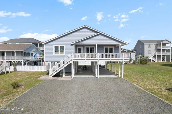 $849,000 | 130 Crab Street, Holden Beach, NC 28462