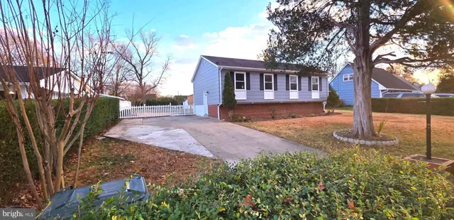 $3,700 | 4813 Lawrence Street, Alexandria, VA 22309