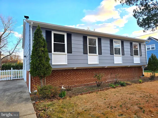 $3,700 | 4813 Lawrence Street, Alexandria, VA 22309