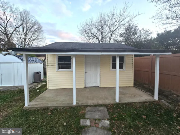 $3,700 | 4813 Lawrence Street, Alexandria, VA 22309