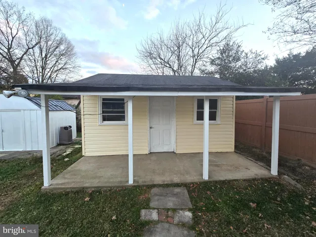 $3,700 | 4813 Lawrence Street, Alexandria, VA 22309