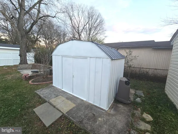 $3,700 | 4813 Lawrence Street, Alexandria, VA 22309