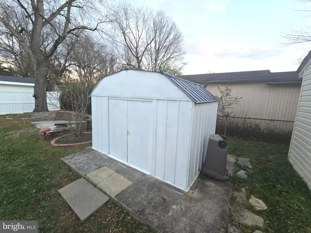 $3,700 | 4813 Lawrence Street, Alexandria, VA 22309