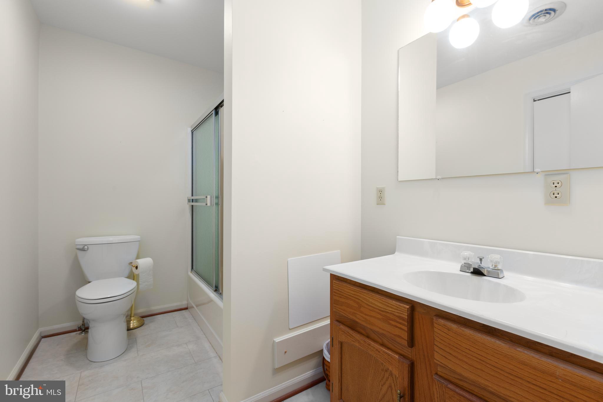 11051 Alden Road King George, VA 22485 - Photo 40 of 82 Upstairs Hall bath