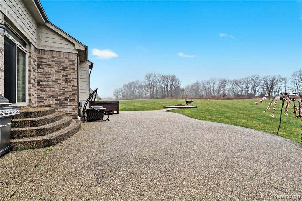 11525 Erin's Way Romeo, MI 48065 - Photo 39 of 41