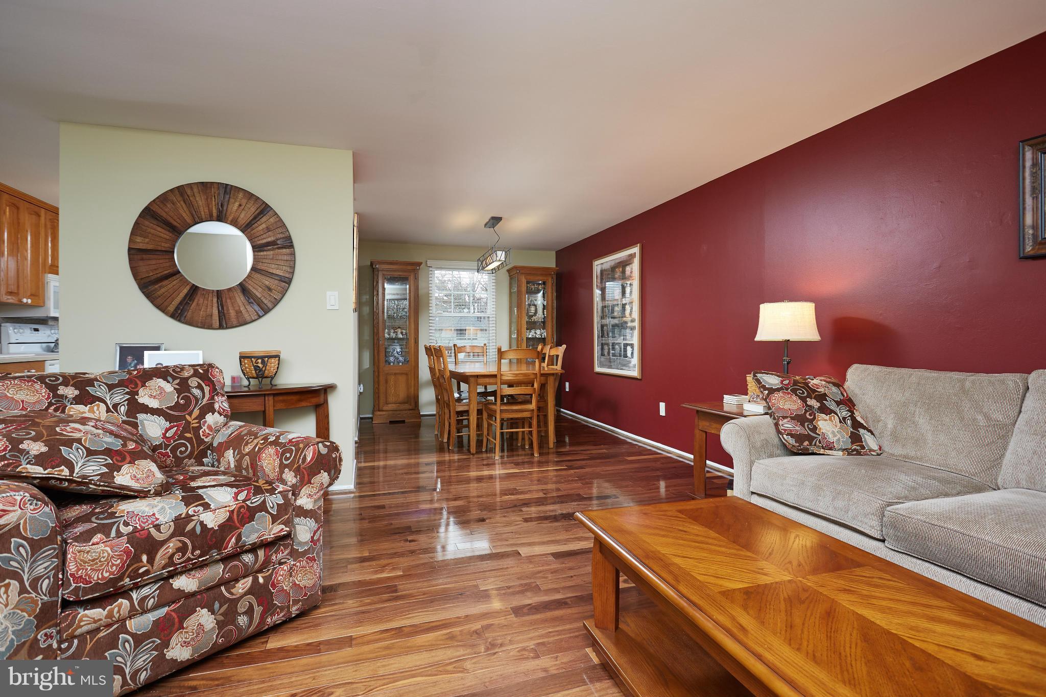 125 North Ithaca Road Sterling, VA 20164 - Photo 7 of 30 Living Room