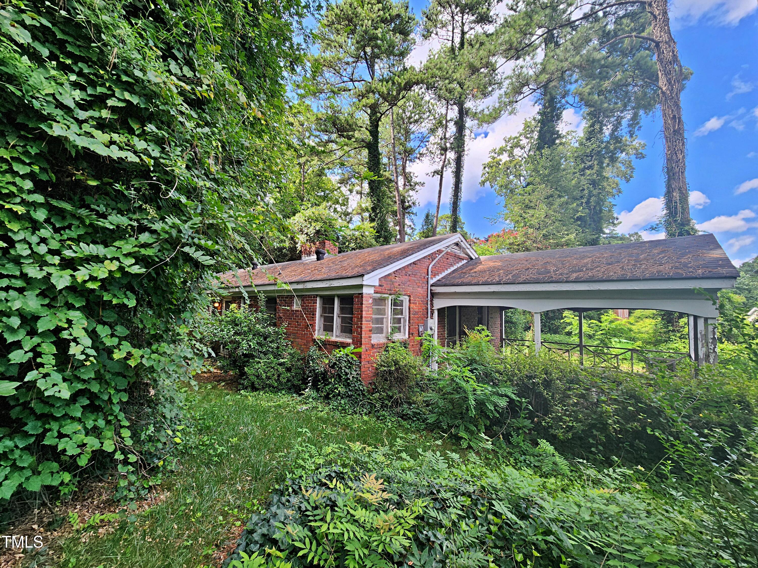 4811 Altha Street Raleigh, NC 27606 - Photo 5 of 30 20240802_153808