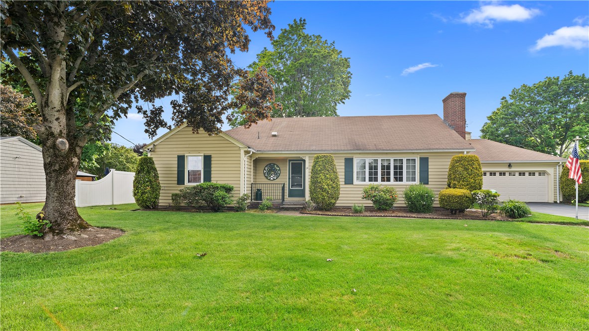 14 Barnes Street Smithfield, RI 02828 - Photo 2 of 44