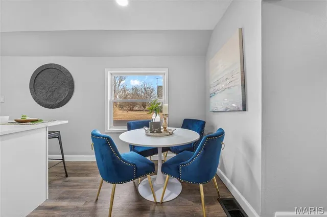 $210,000 | 841 North Franklin Street, Staunton, IL 62088