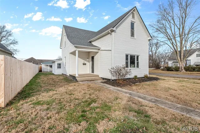 $210,000 | 841 North Franklin Street, Staunton, IL 62088