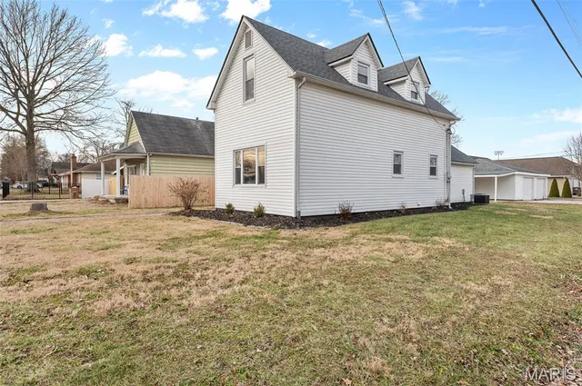 $210,000 | 841 North Franklin Street, Staunton, IL 62088