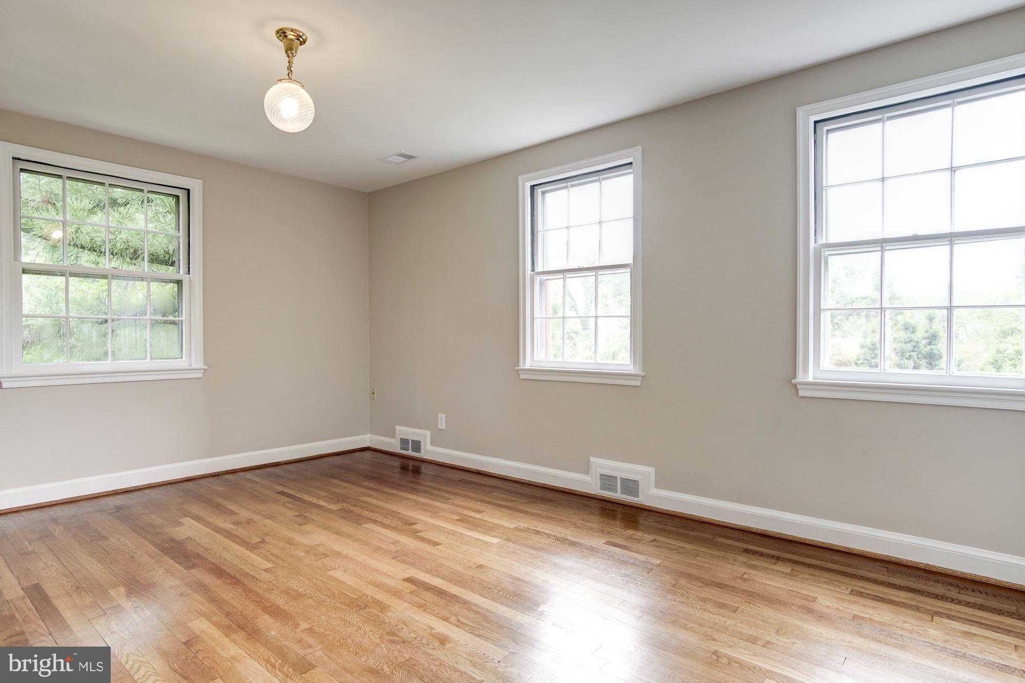5013 Brookdale Road Bethesda, MD 20816 - Photo 29 of 57