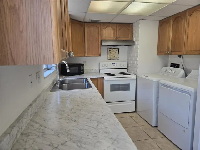 $1,475 | 210 Amherst Avenue, Unit 100, Sarasota, FL 34232