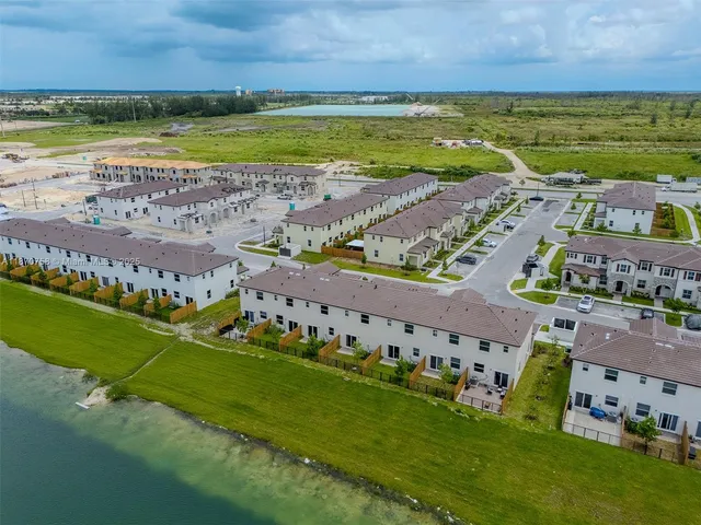 a picture of a table and chairs