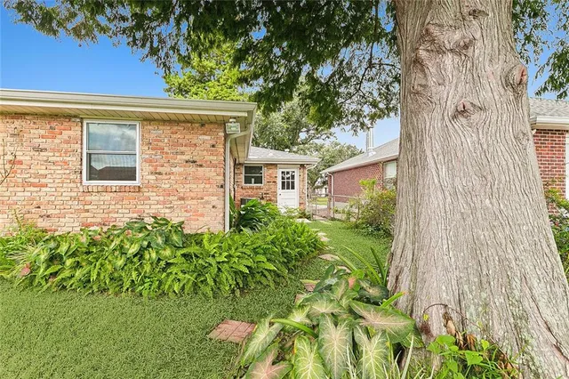 $1,980 | 3513 Lake Villa Drive, Metairie, LA 70002