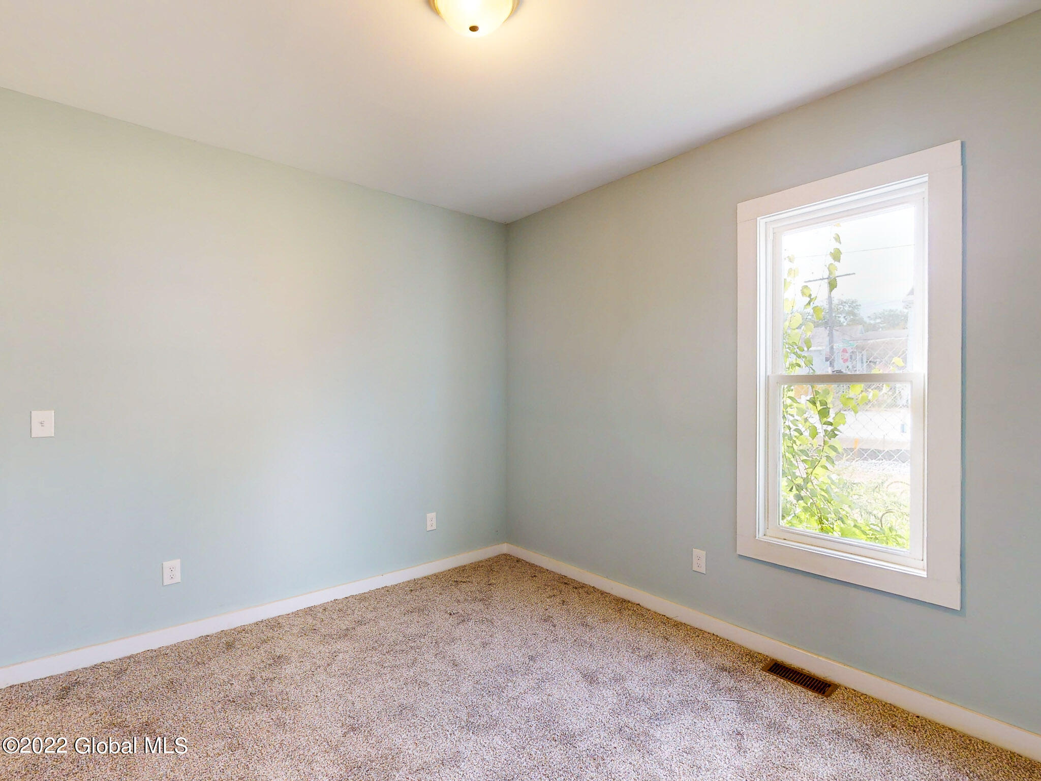 110 Prospect Street Schenectady, NY 12308 - Photo 18 of 55 1ST FLR MASTER BEDROOM-4