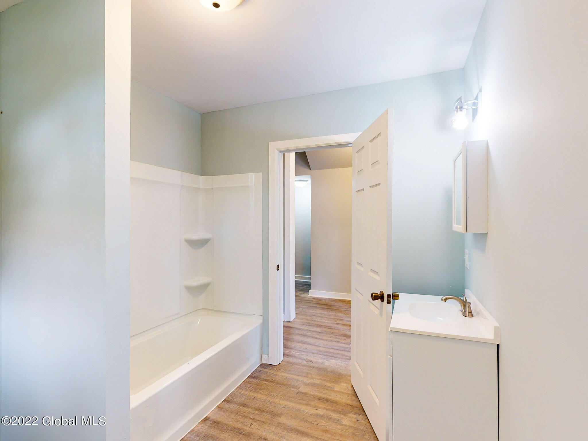 110 Prospect Street Schenectady, NY 12308 - Photo 20 of 55 1ST FLR FULL BATH-2
