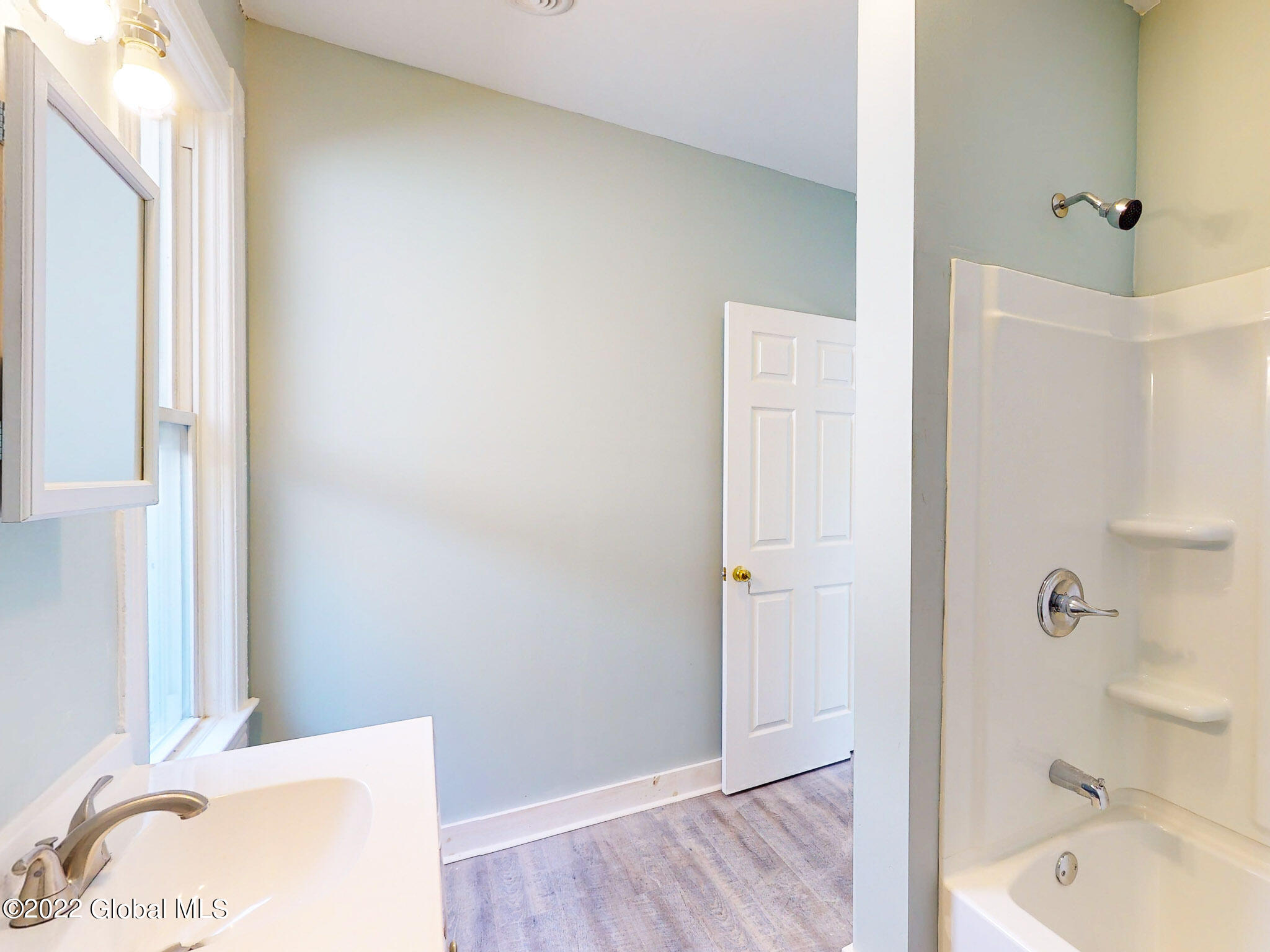 110 Prospect Street Schenectady, NY 12308 - Photo 25 of 55 2ND FLR FULL BATHROOMS-4