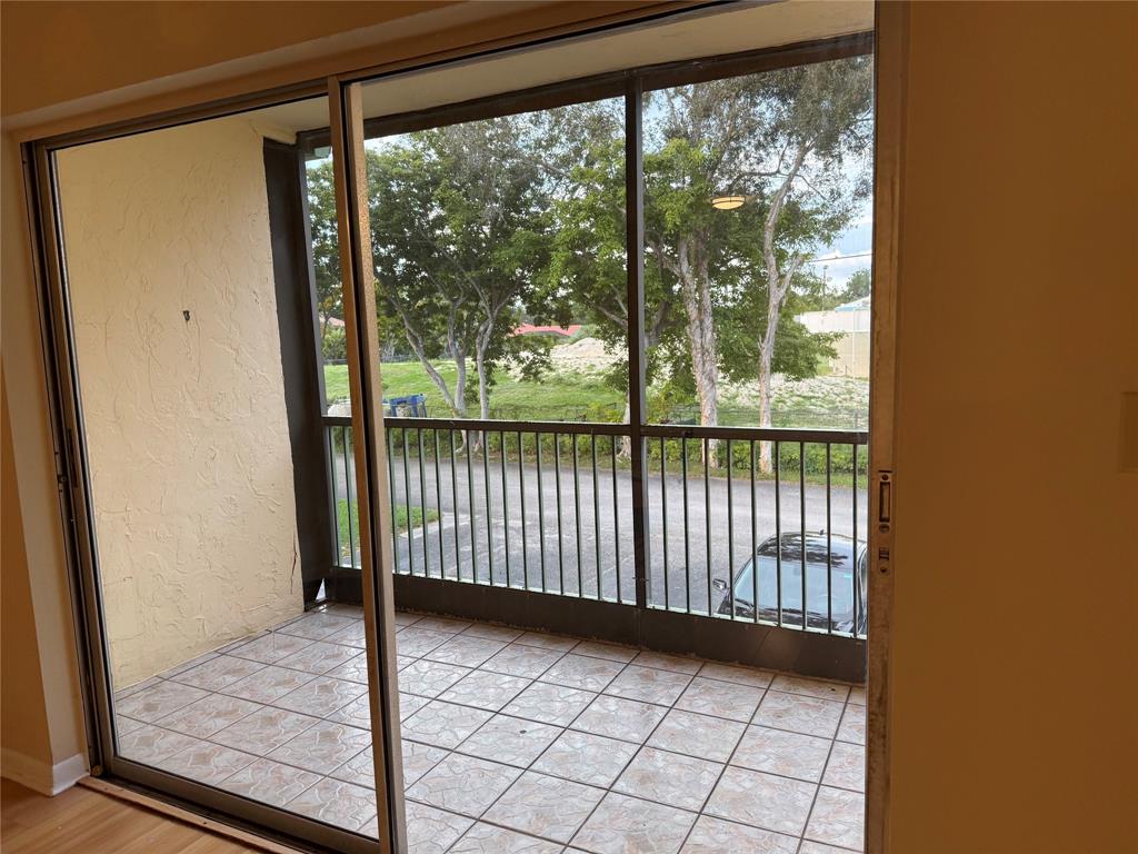 4273 Northwest 89th Avenue Coral Springs, FL 33065 - Photo 14 of 16