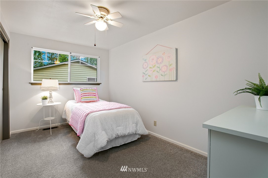 8314 188th Street Southwest Edmonds, WA 98026 - Photo 13 of 29 Gallery Image 13