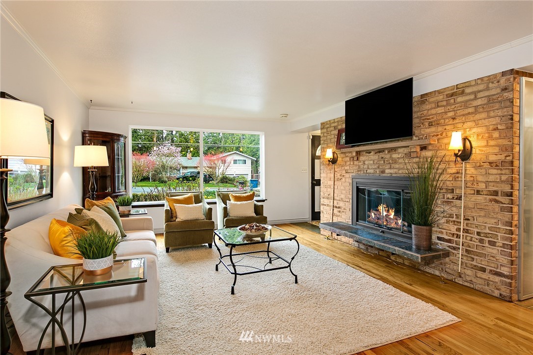 8314 188th Street Southwest Edmonds, WA 98026 - Photo 3 of 29 Gallery Image 3