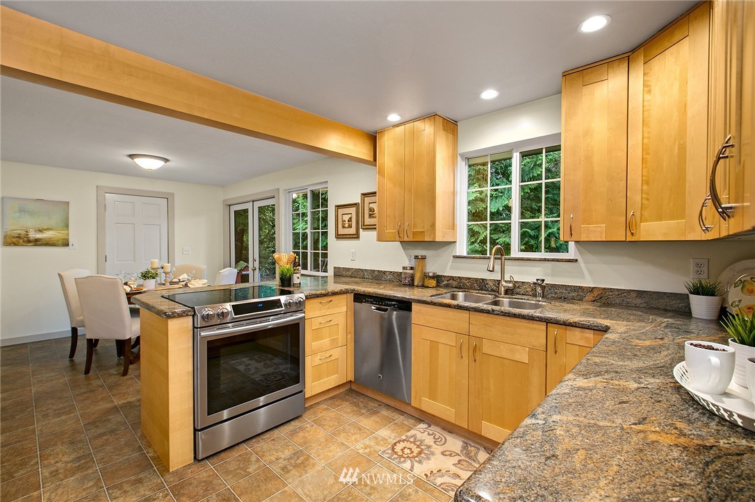 8314 188th Street Southwest Edmonds, WA 98026 - Photo 5 of 29 Gallery Image 5
