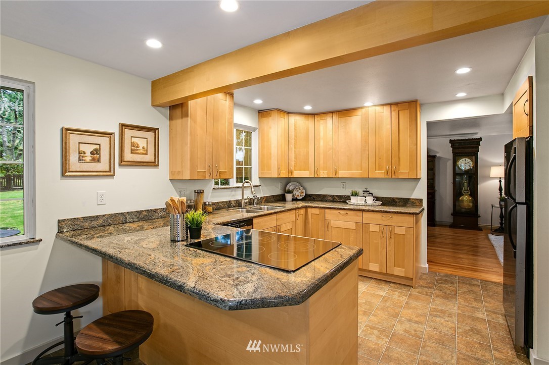 8314 188th Street Southwest Edmonds, WA 98026 - Photo 6 of 29 Gallery Image 6