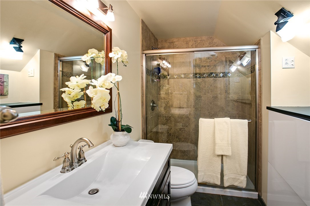8314 188th Street Southwest Edmonds, WA 98026 - Photo 10 of 29 Gallery Image 10