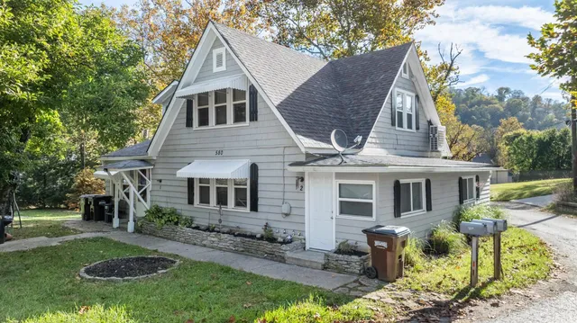 $249,900 | 580 Indiana Avenue, Aurora, IN 47001