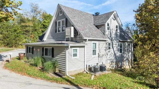 $249,900 | 580 Indiana Avenue, Aurora, IN 47001