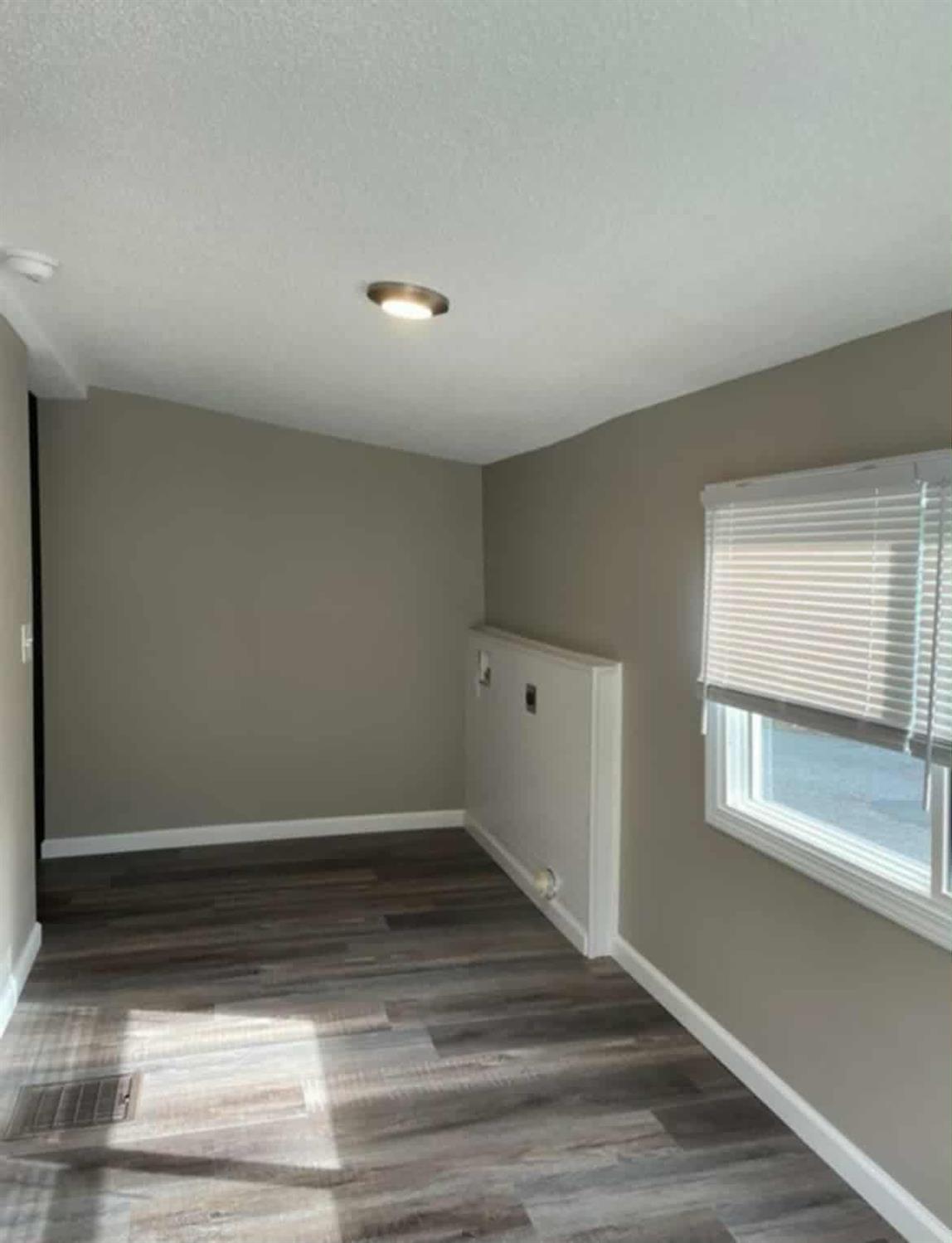 580 Indiana Avenue Aurora, IN 47001 - Photo 9 of 26