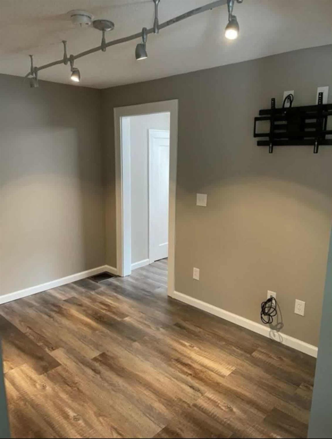 580 Indiana Avenue Aurora, IN 47001 - Photo 10 of 26