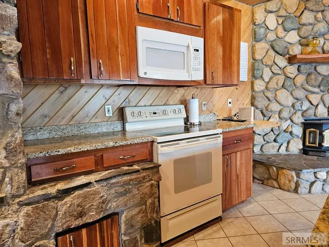 $825,000 | 53 South Shoreline Drive, Salmon, ID 83467