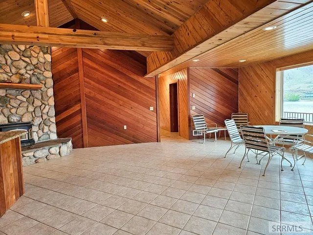 $825,000 | 53 South Shoreline Drive, Salmon, ID 83467