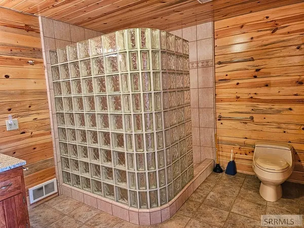 $825,000 | 53 South Shoreline Drive, Salmon, ID 83467