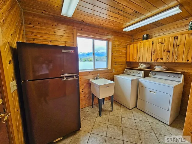 $825,000 | 53 South Shoreline Drive, Salmon, ID 83467