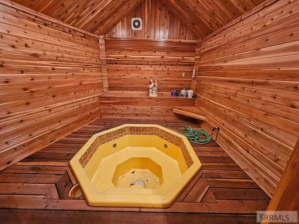 $825,000 | 53 South Shoreline Drive, Salmon, ID 83467