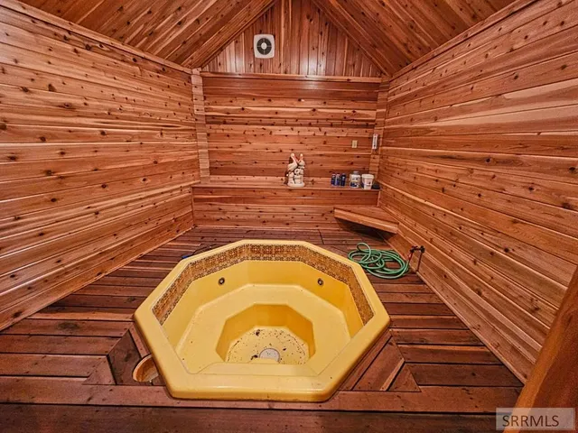 $825,000 | 53 South Shoreline Drive, Salmon, ID 83467