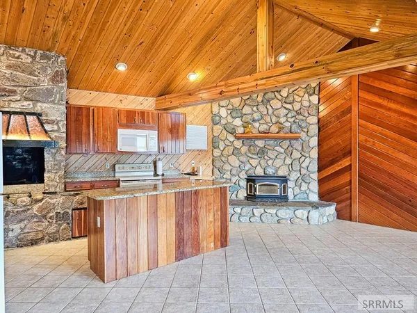 $825,000 | 53 South Shoreline Drive, Salmon, ID 83467