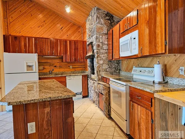 $825,000 | 53 South Shoreline Drive, Salmon, ID 83467