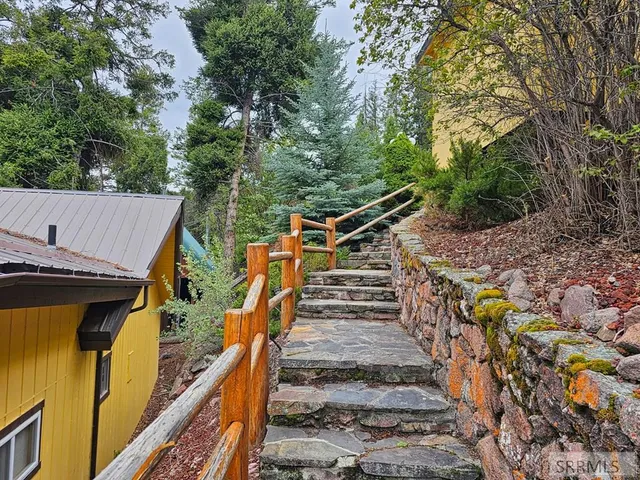 $825,000 | 53 South Shoreline Drive, Salmon, ID 83467