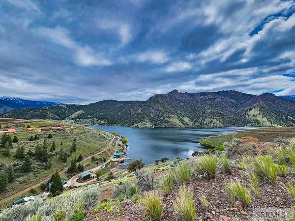 $825,000 | 53 South Shoreline Drive, Salmon, ID 83467